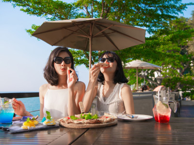 Exclusive Two Meal One Night Offer
