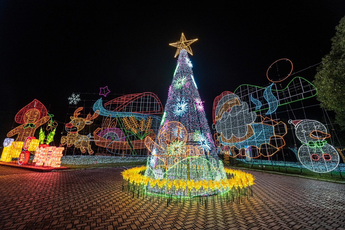 2026 Yilan Christmas Market & New Year Fireworks Guide