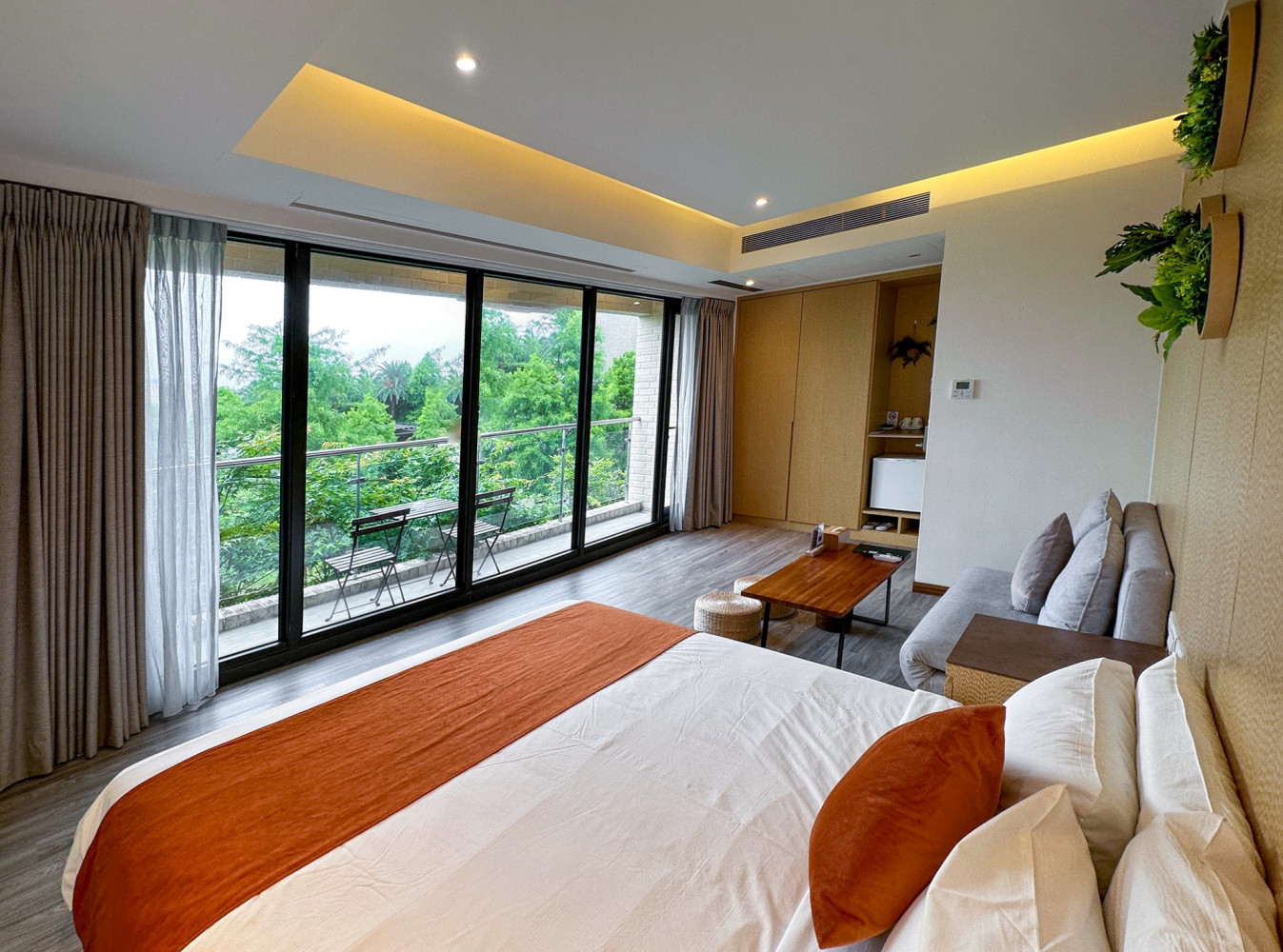 LOHERB Room Price